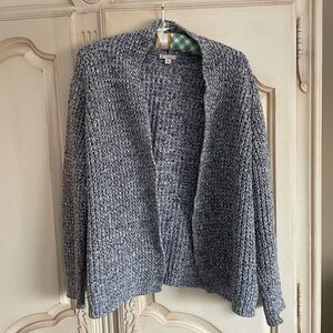 Gap black and white sweater